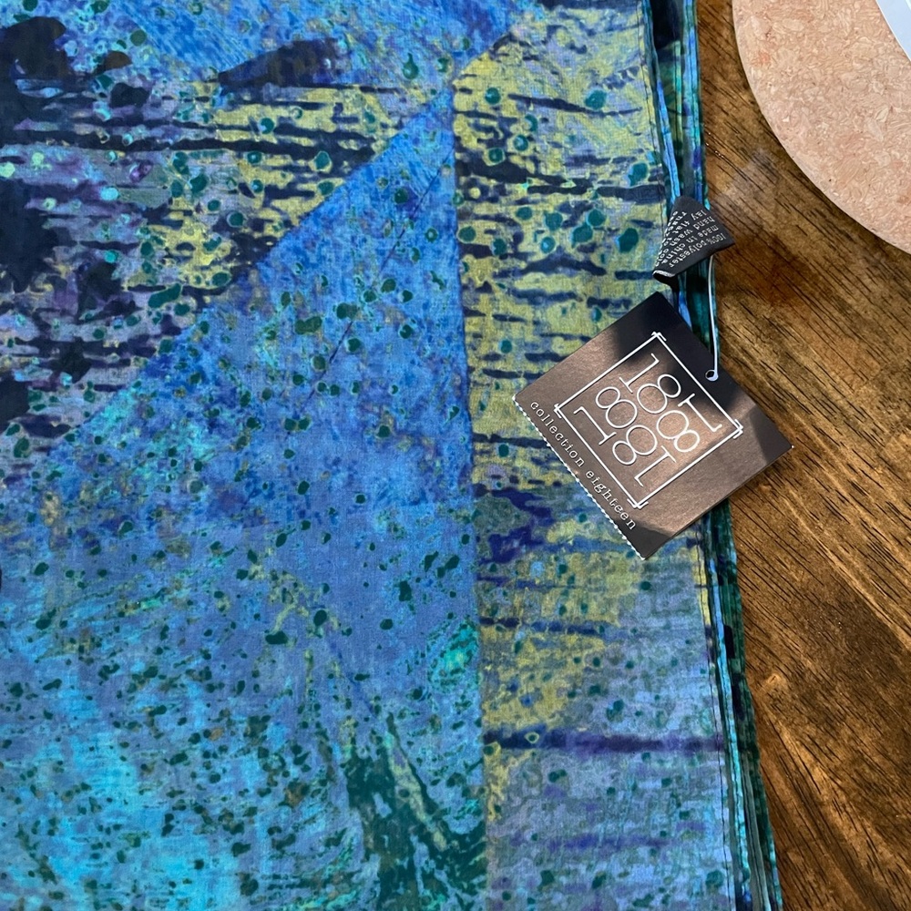 Women’s scarf